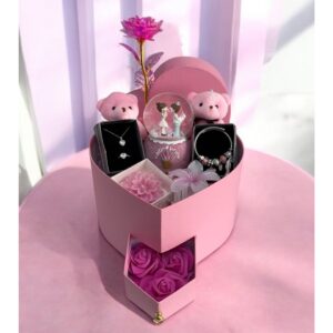 Full Pembe Aşk Evreni - Sevgiliye Romantik Hediye Kutusu | Kar Küresi + Çelik Takı + Peluş Ayıcık