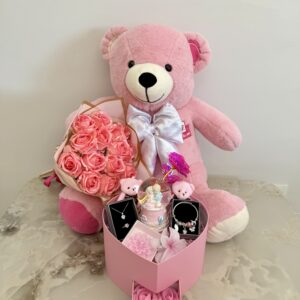 Full Pembe Aşk Evreni - Sevgiliye Romantik Hediye Kutusu | Kar Küresi + Takı + Ayıcık + Gül