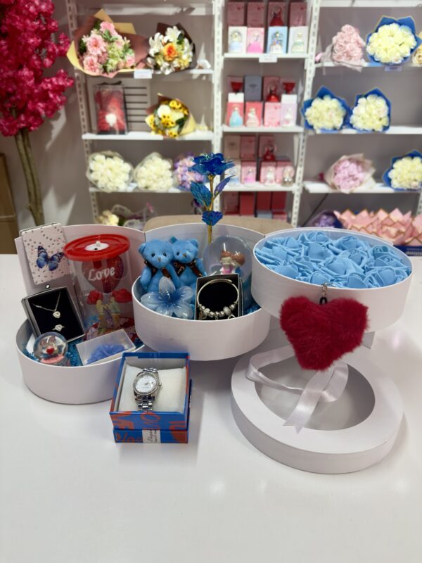 Mavi Kat Kat Mutluluk - Sevgiliye Özel Hediye | Kar Küresi + Çelik Takı + Peluş Ayıcık