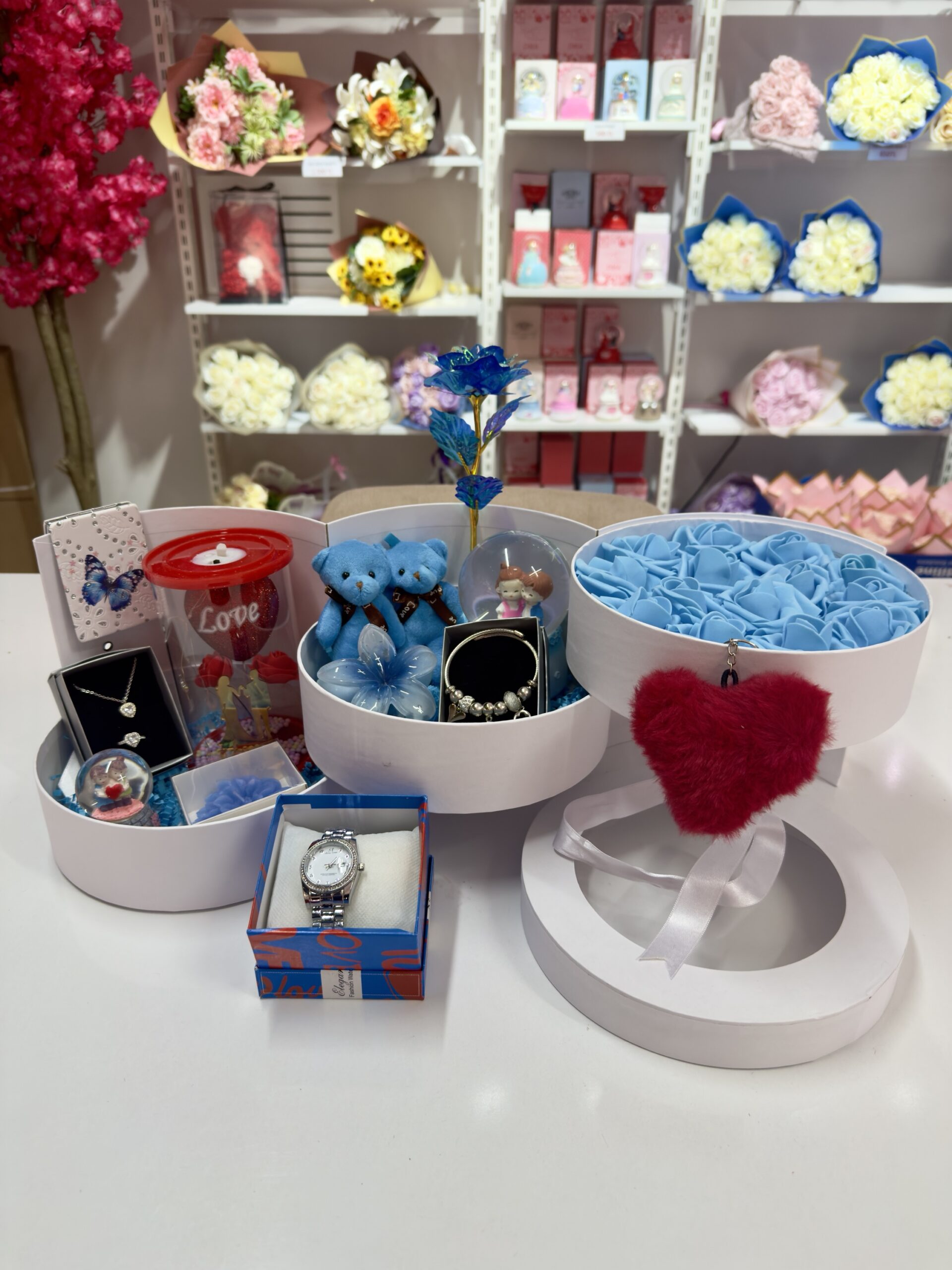 Mavi Kat Kat Mutluluk - Sevgiliye Özel Hediye | Kar Küresi + Çelik Takı + Peluş Ayıcık