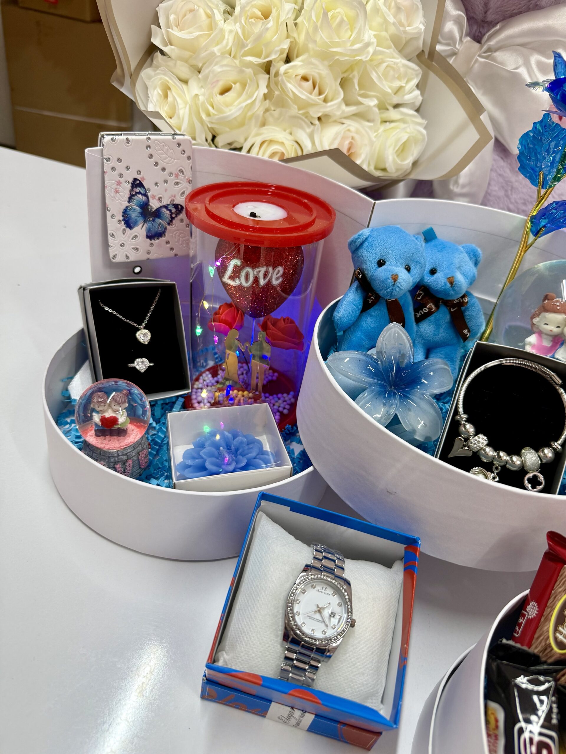 Mavi Kat Kat Mutluluk - Sevgiliye Özel Hediye | Kar Küresi + Takı + Ayıcık + Çikolata - Görsel 2