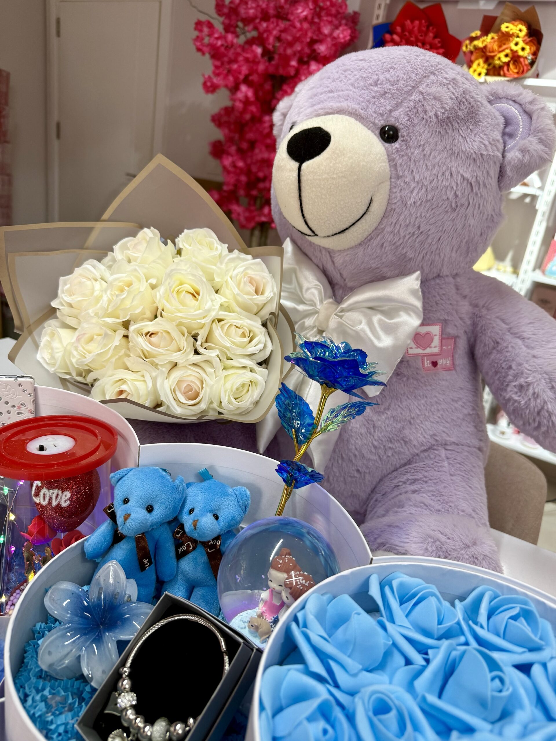 Mavi Kat Kat Mutluluk - Sevgiliye Özel Hediye | Kar Küresi + Takı + Ayıcık + Çikolata - Görsel 4