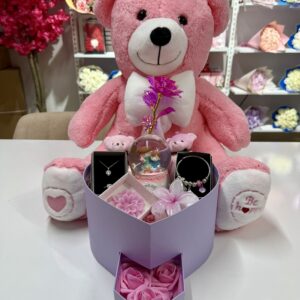 Pembe Aşk Evreni İkili - Sevgiliye Romantik Hediye Kutusu | Kar Küresi + Takı + Peluş Ayıcık