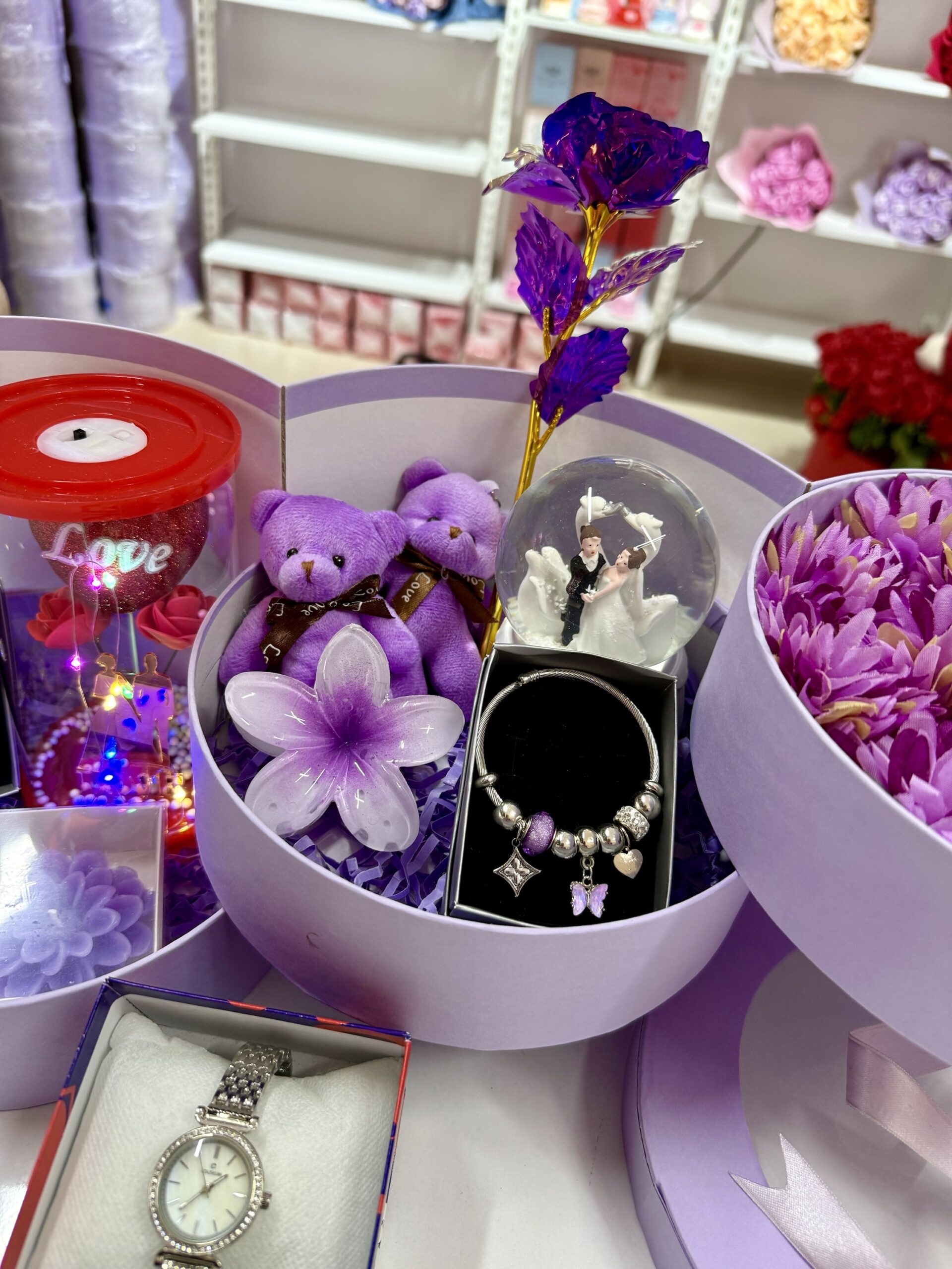 Mor Kat Kat Mutluluk - Sevgiliye Özel Hediye | Kar Küresi + Çelik Takı + Peluş Ayıcık - Görsel 3