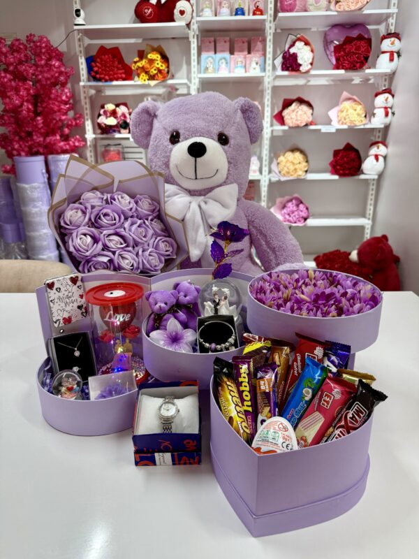 Mor Kat Kat Mutluluk - Sevgiliye Özel Hediye | Kar Küresi + Takı + Ayıcık + Çikolata