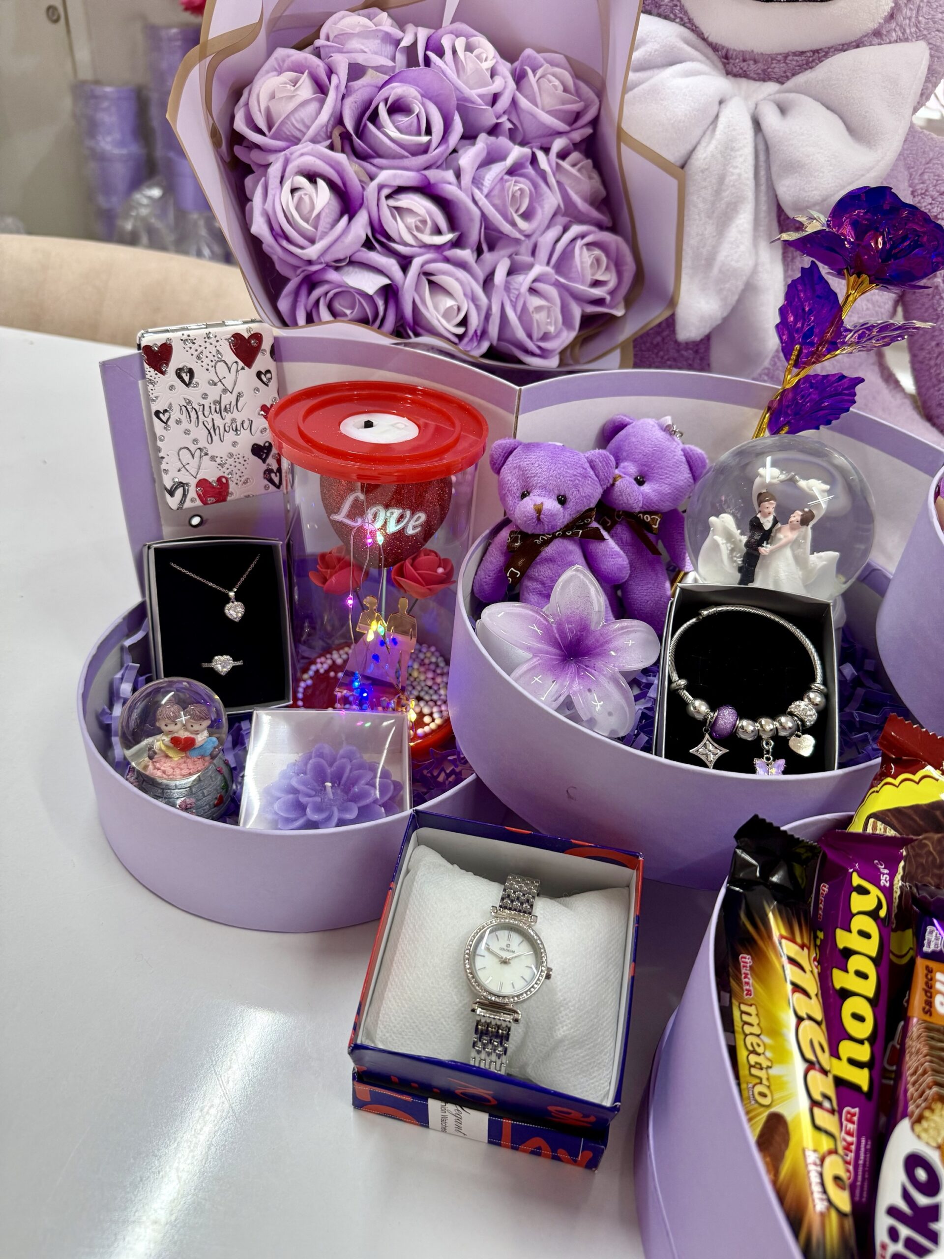 Mor Kat Kat Mutluluk - Sevgiliye Özel Hediye | Kar Küresi + Takı + Ayıcık + Çikolata - Görsel 2