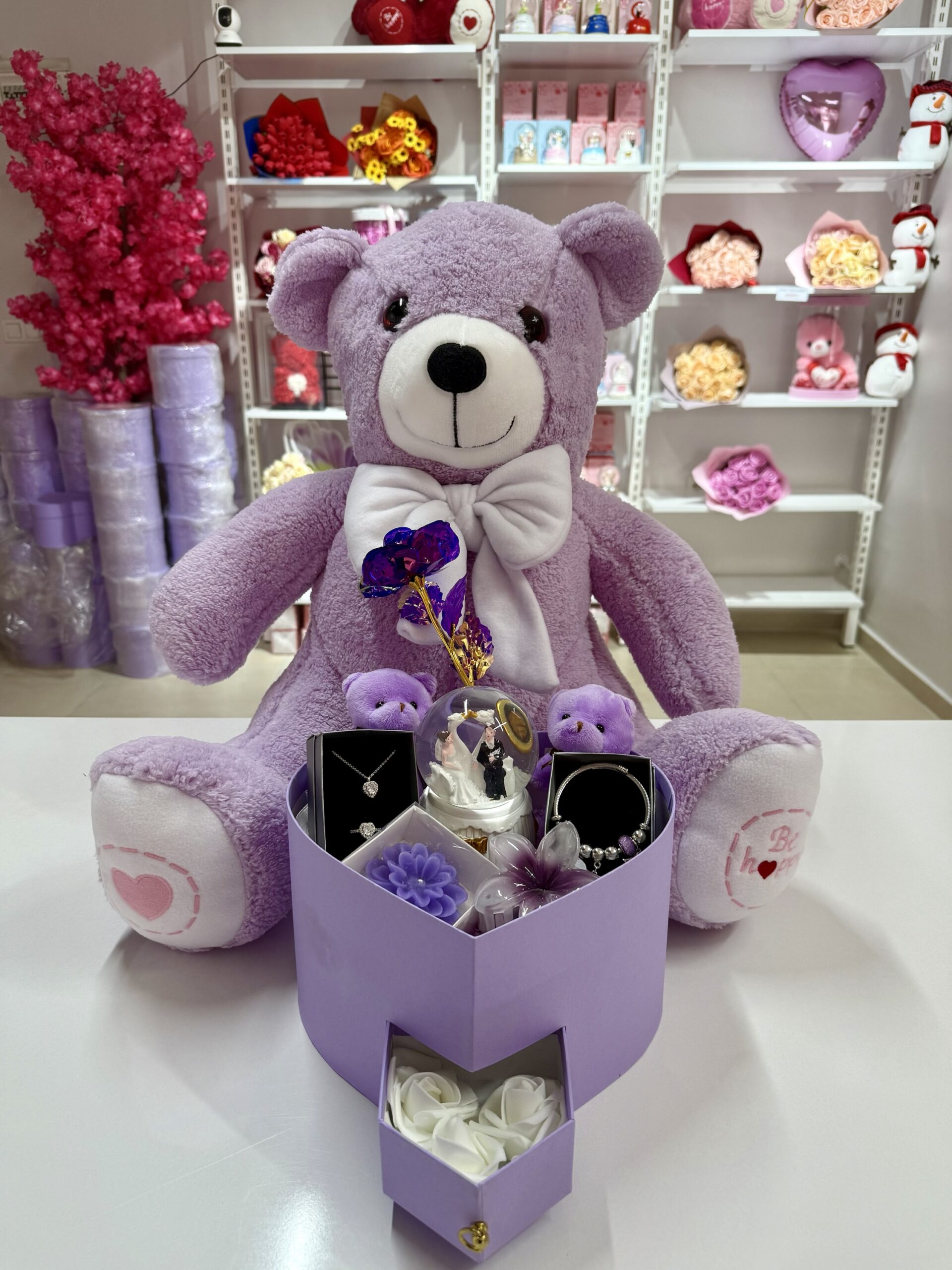 Full Mor Aşk Evreni İkili - Sevgiliye Romantik Hediye Kutusu | Kar Küresi + Takı + Peluş Ayıcık
