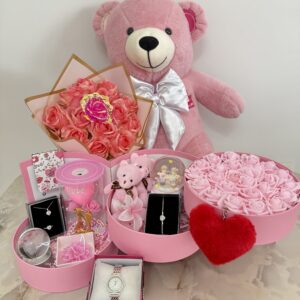 Pembe Kat Kat Mutluluk - Sevgiliye Özel Hediye | Kar Küresi + Takı + Ayıcık + Buket