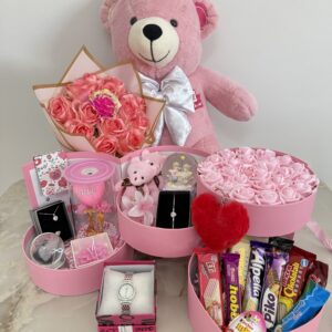 Pembe Kat Kat Mutluluk - Sevgiliye Özel Hediye | Kar Küresi + Takı + Ayıcık + Çikolata