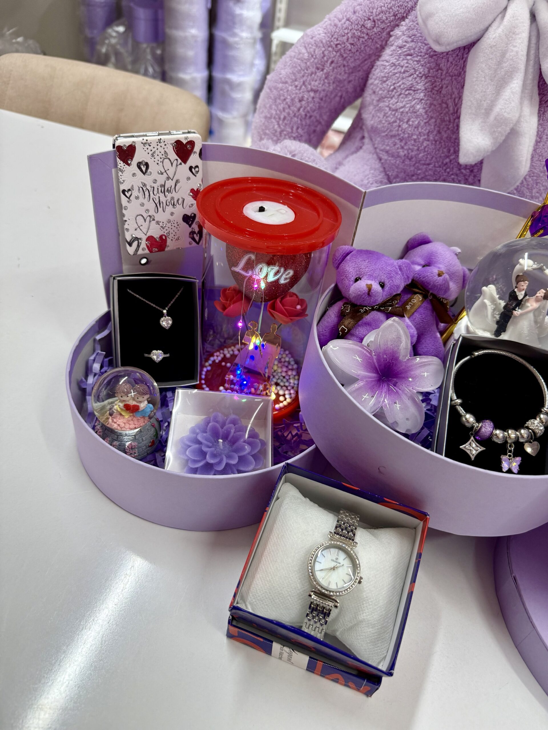 Mor Kat Kat Mutluluk İkili - Sevgiliye Romantik Hediye Kutusu | Kar Küresi + Takı + Peluş Ayıcık - Görsel 2