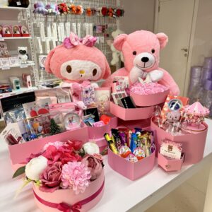 Aşk ve Işıltı Premium Makyaj Malzemeli Hediye Seti