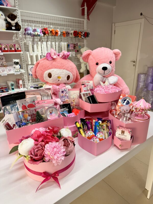 Aşk ve Işıltı Premium Makyaj Malzemeli Hediye Seti