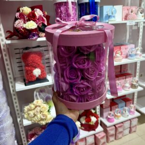 Asetat Kutuda Solmayan Güller