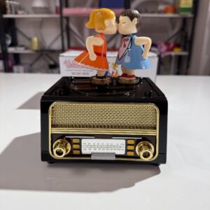 Radyo Görünümlü Öpüşen Müzik Kutusu