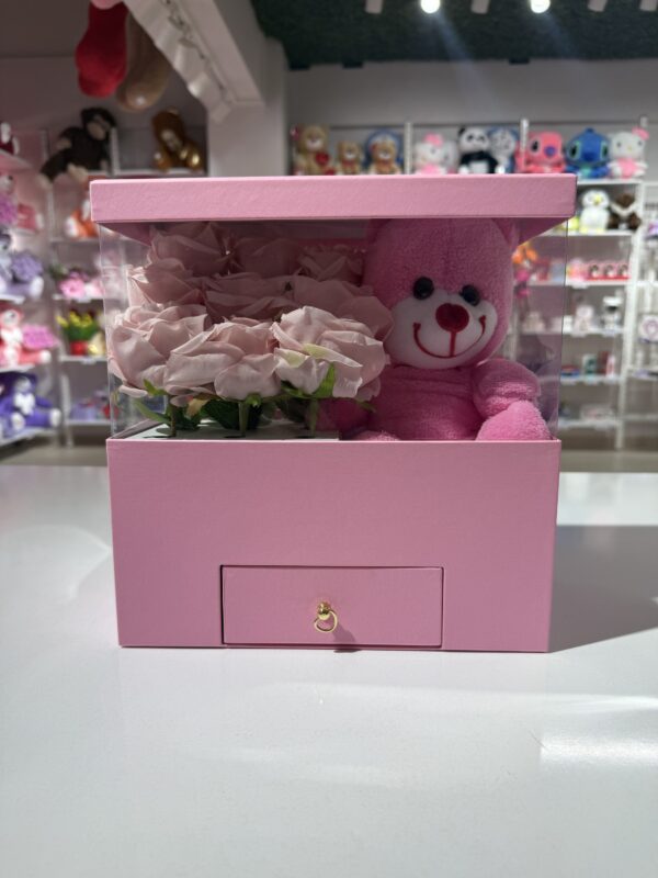 Kutu İçerisinde Mini Ayı ve Solmayan Güller